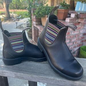 Women’s Blundstone Chelsea Boots, size 5.5